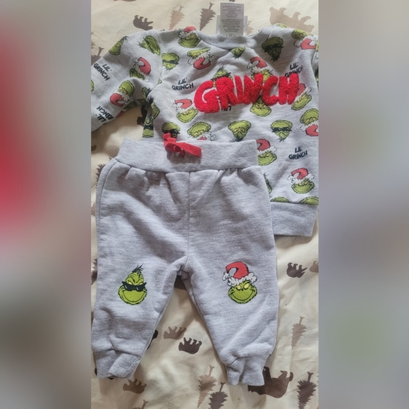 NB 0-3 Christmas clothes lot - Picture 4 of 8